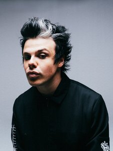 „A közösségünk közelsége az, ami igazán éltet“ – Interjú Yungbluddal