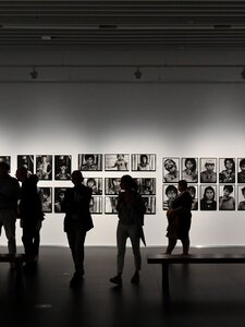 „A művészet szabad, azt korlátozni nem lehet“ – A Néprajzi Múzeum kordonozó igazgatójának üzent az Egységes Diákfront 