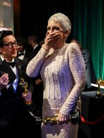 „Katica, katica, felmászott a fára“ – énekelte Jamie Lee Curtis magyarul, miután átvette az Oscarját 