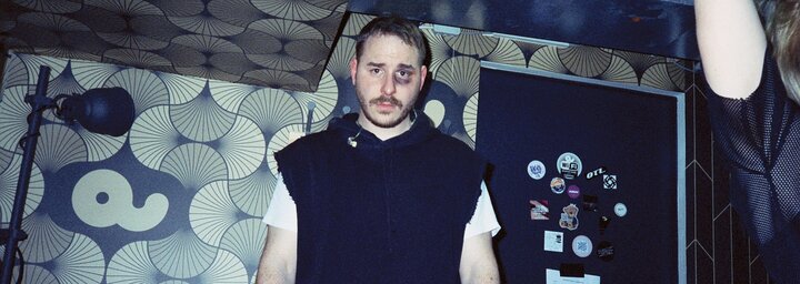 „Nem akartam az lenni, aki mindenhez ért, de valójában semmihez sem igazán” – portréinterjú Kapitány Mátéval