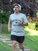 „Nemcsak fizikailag, de szellemileg is fitten tart” – A REFRESHER Magyarország főszerkesztője, Hering Andris mesélt a futásról