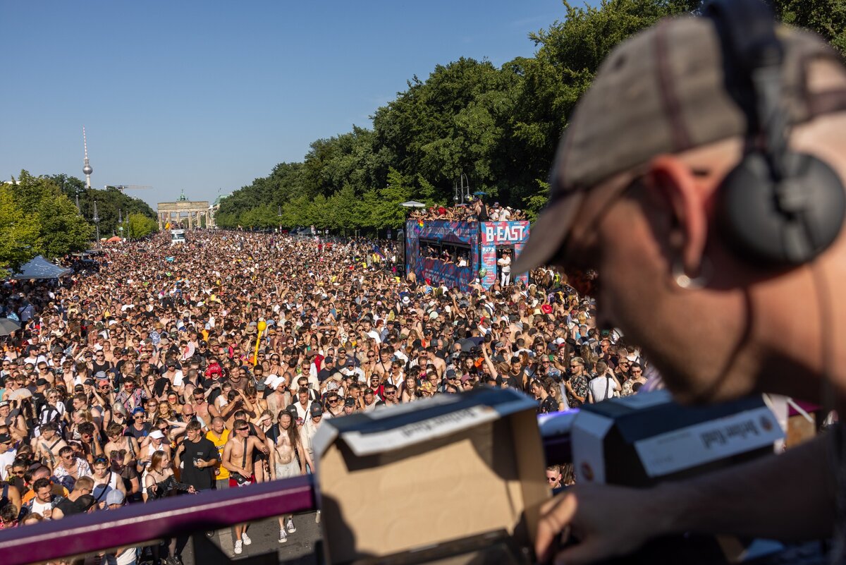 "Rave the Planet" Techno Parade