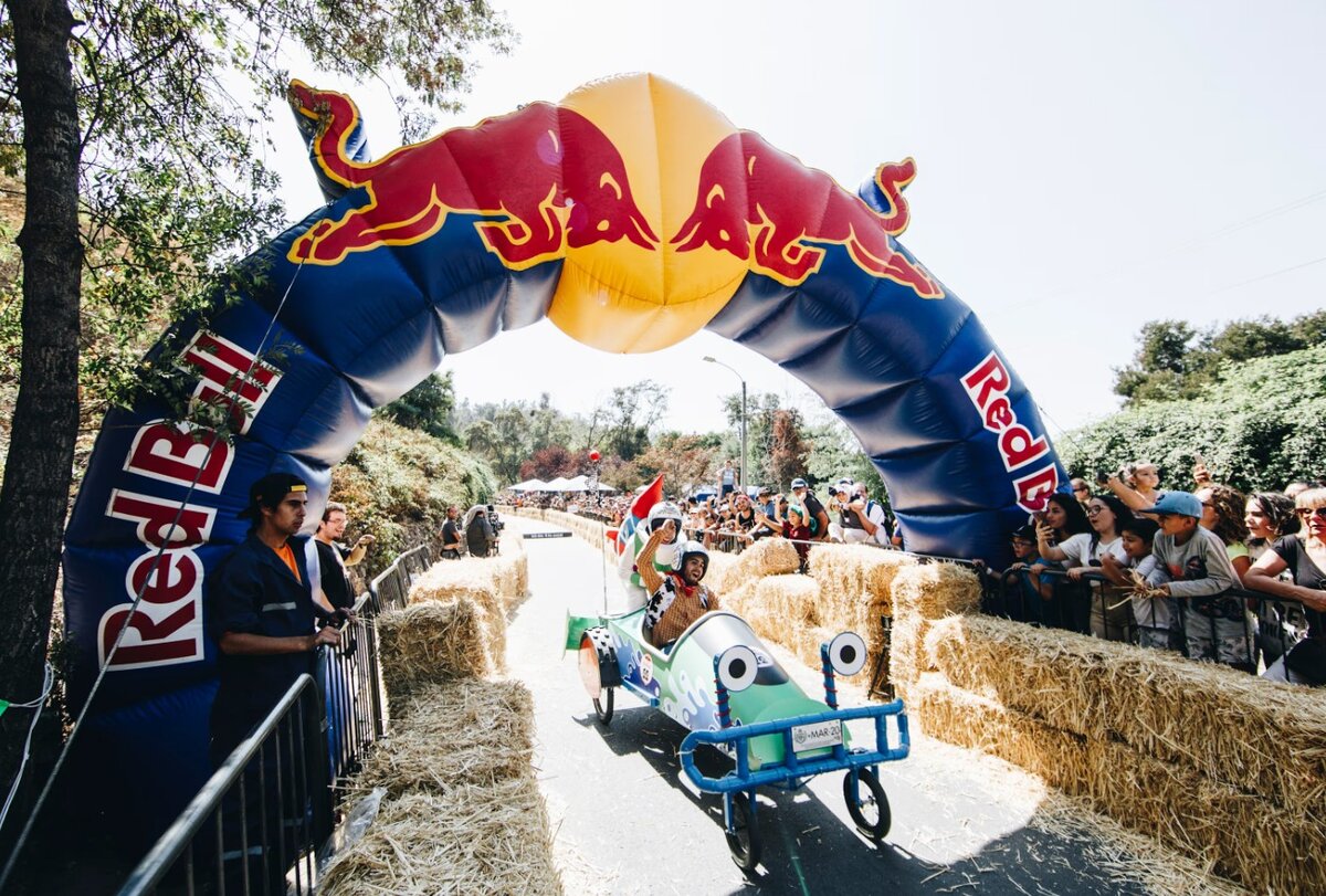 Sztárzsűri pontoz a Red Bull Ládaderbin