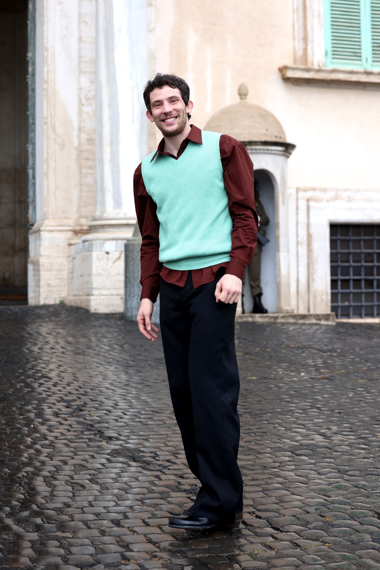 Josh O'Connor megérkezett a Quirinale elé a 69. David Di Donatello verseny előtt a Palazzo del Quirinale-ban 2024. május 3-án, Rómában, Olaszországban. (Fotó: Franco Origlia/WireImage )