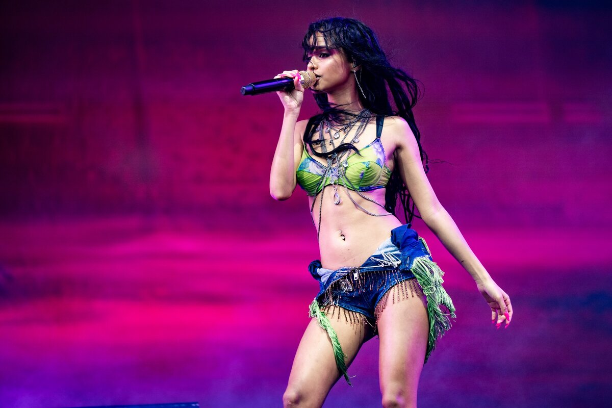 INDIO, KALIFORNIA - ÁPRILIS 18: (CSAK SZERZŐI HASZNÁLATRA) Tyla fellép a 2025-ös Coachella Valley Music And Arts Festival 2. hétvégéje - 1. nap 2025. április 18-án a kaliforniai Indio-ban. (Fotó: )