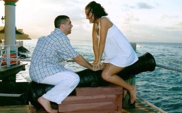 Magyarázat nélkül: EZT.