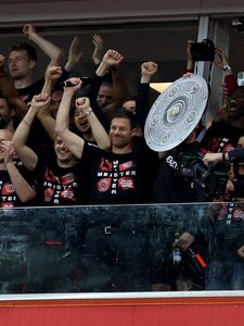 11 év után először nem a Bayern München nyerte a német Bundesligát