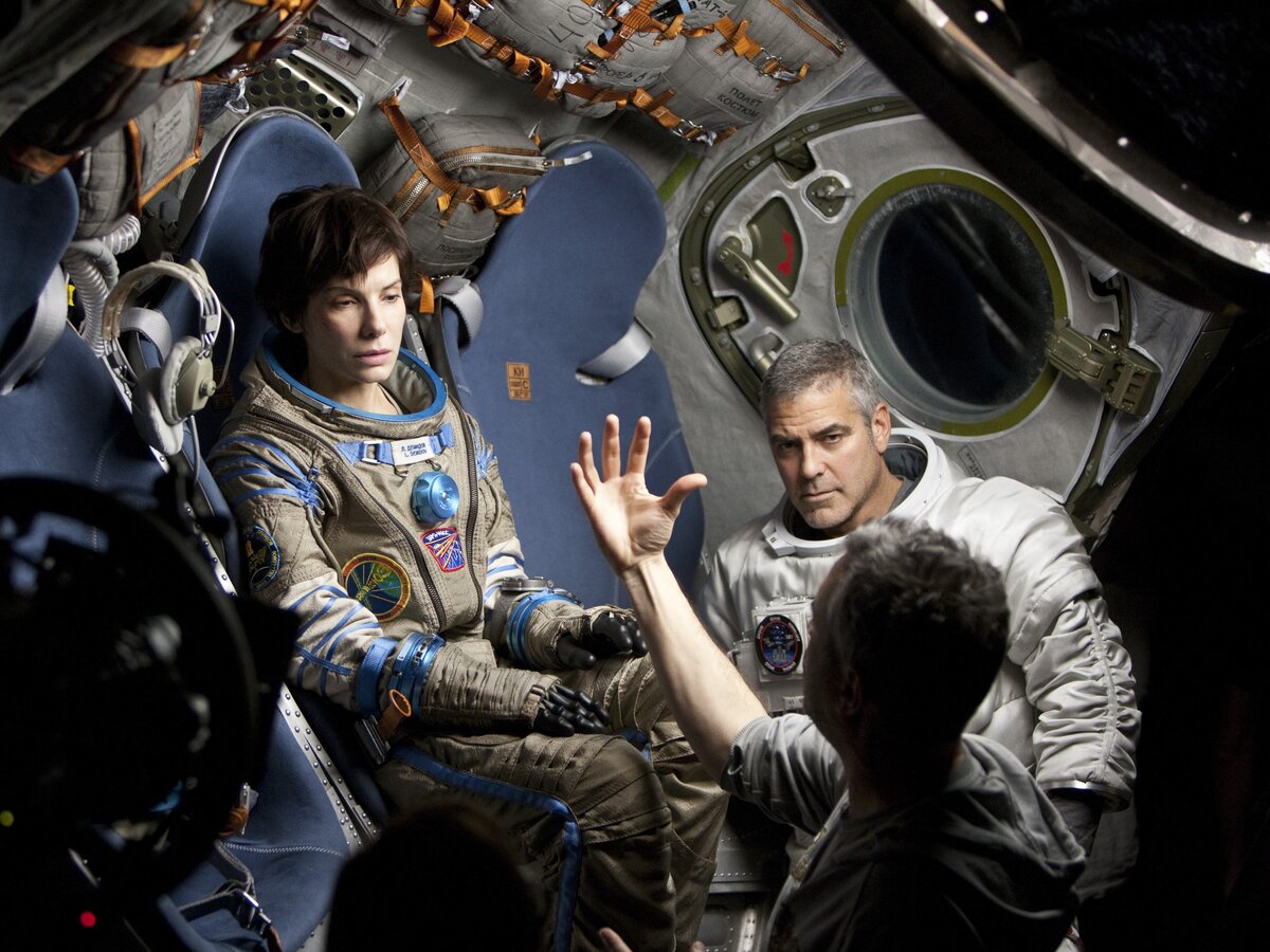 Sandra Bullock és George Clooney a Gravitációban.