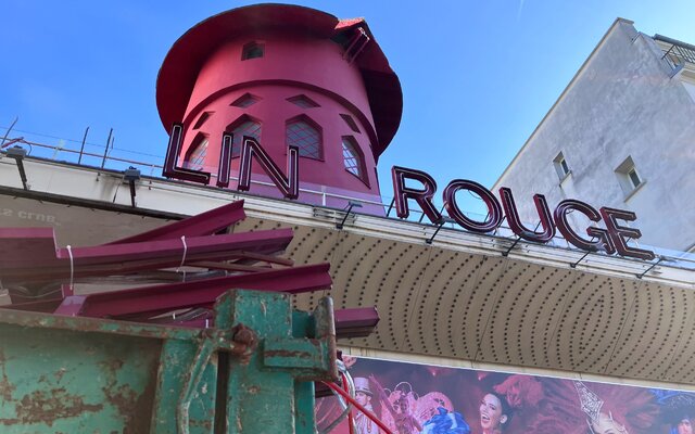 Érthetetlen baleset következtében leszakadtak a Moulin Rouge malmának ikonikus széllapátjai