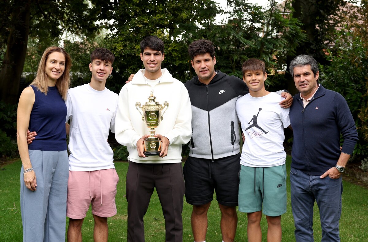 Carlos Alcaraz és családja 2024-es wimbledoni győzelme után
