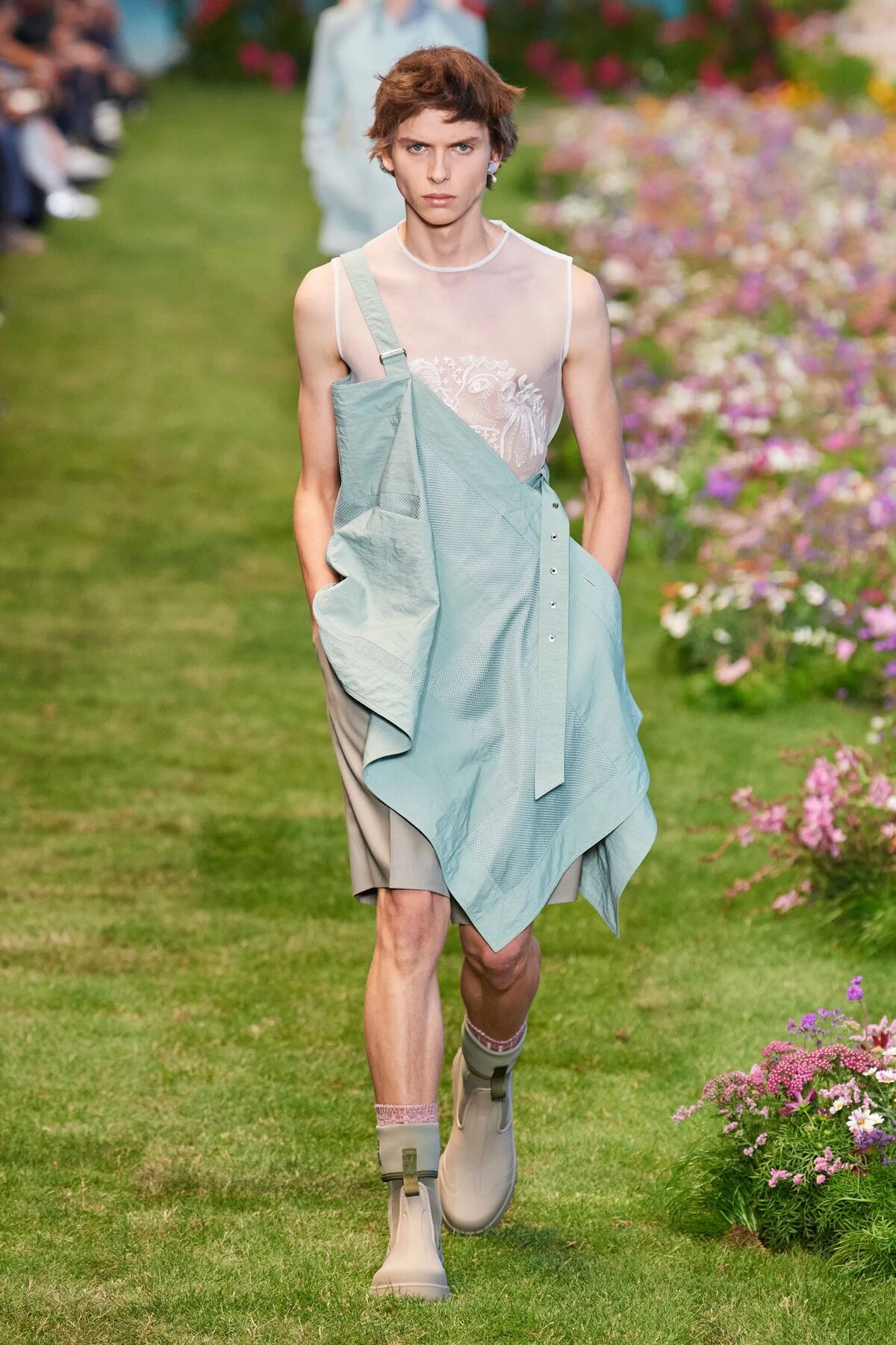 A Dior 2023-as tavaszi kollekciójának ujjatlanja