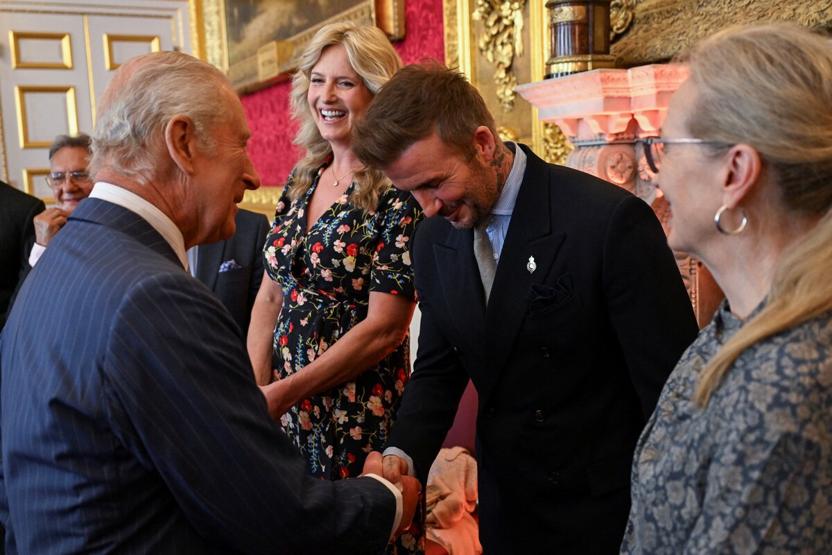 III. Károly király és David Beckham