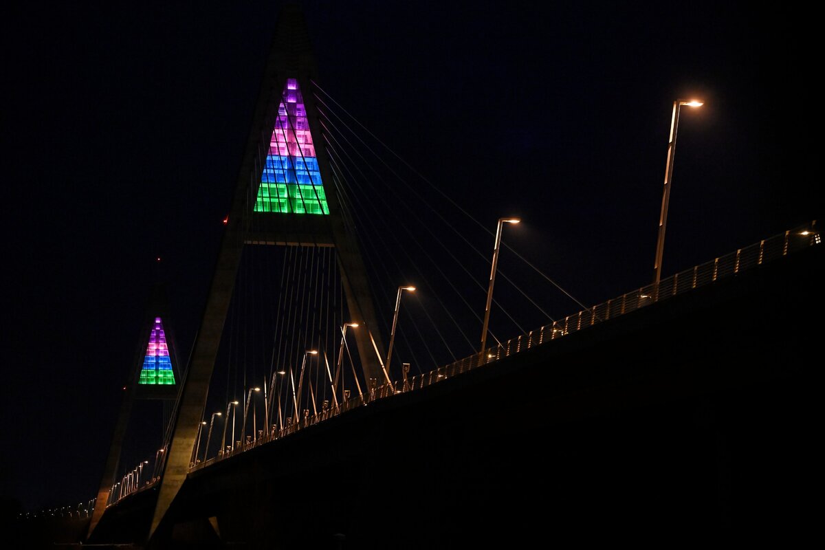 megyeri hid, vilagitas