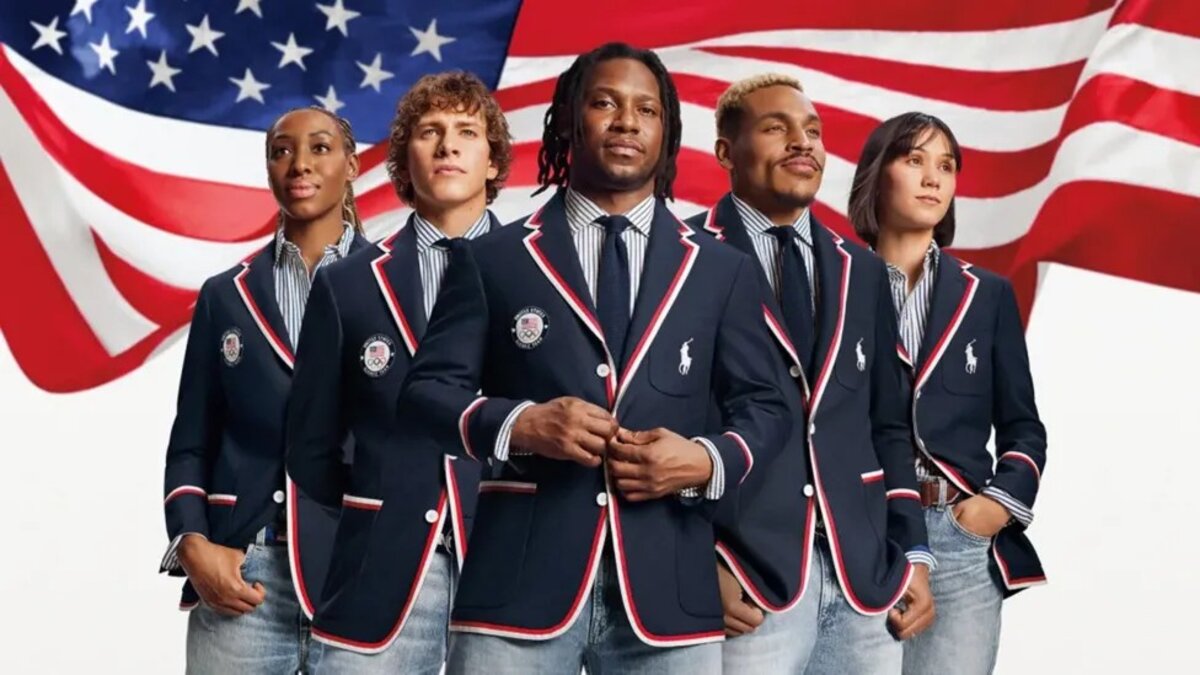 A Ralph Lauren által tervezett amerikai egyenruha az olimpiai nyitóceremóniára