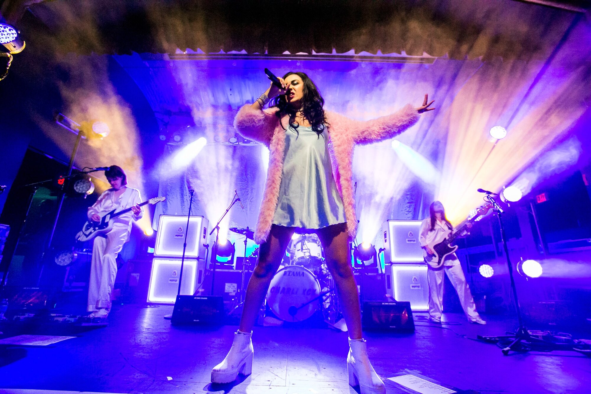 DETROIT, MI - OKTÓBER 11.: Charli XCX fellép a St. Andrews Hallban 2014. október 11-én Detroitban, Michigan államban. (Fotó: Scott Legato/Getty Images)