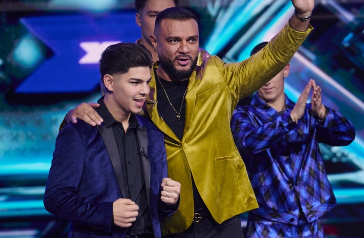 A második élő show záró pillanatai