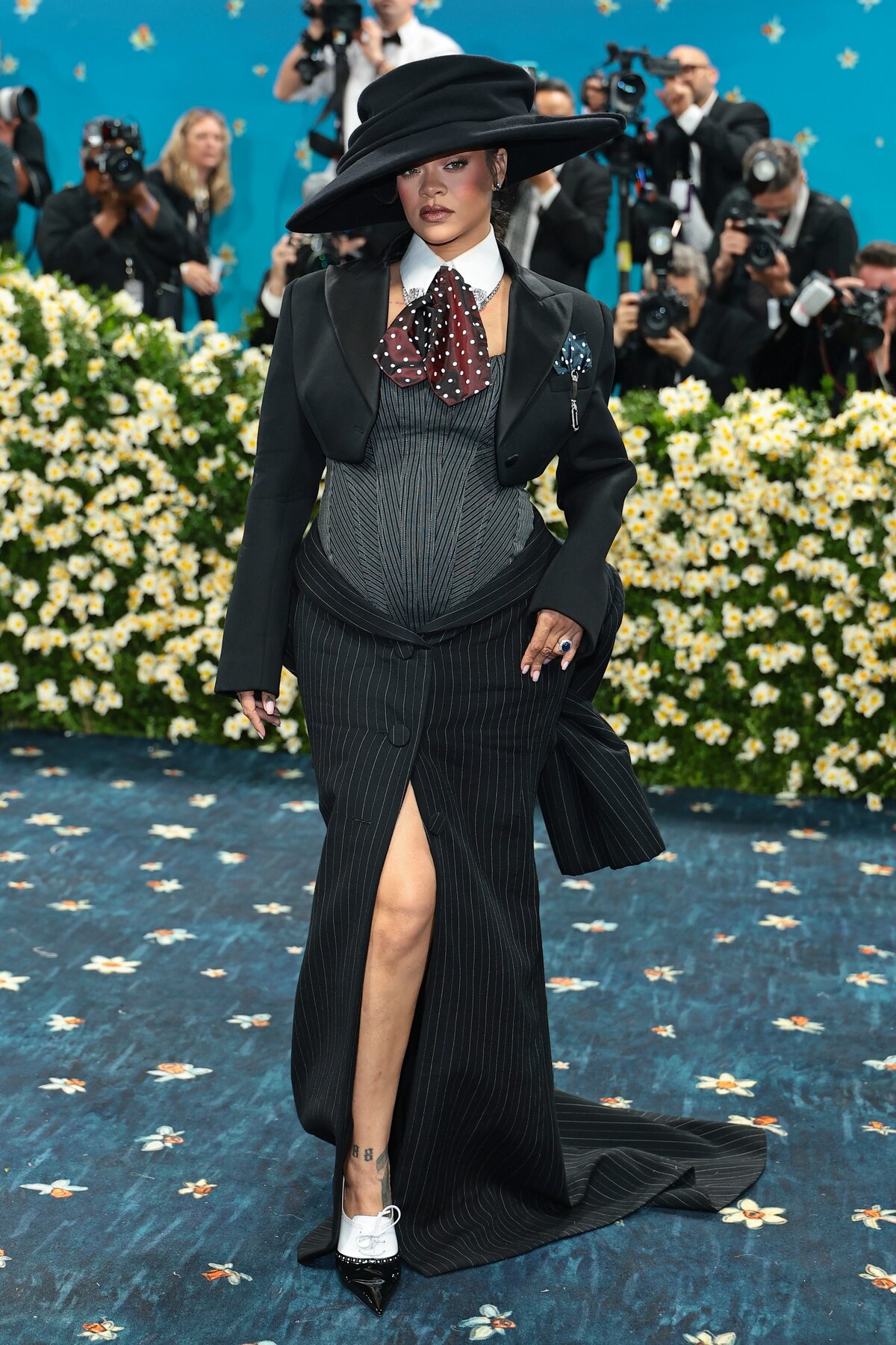 NEW YORK, NEW YORK - MAY 05: Rihanna attends the 2025 Met Gala Celebrating "Superfine: Tailoring Black Style" at Metropolitan Museum of Art on May 05, 2025 in New York City. (Photo by )