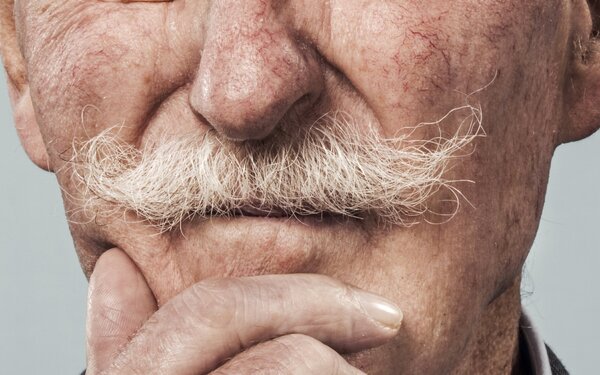 Csak ez a pöndörödő bajuszka lehet