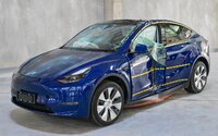 362 ezer kocsit hív vissza a Tesla – tippelj, mi miatt