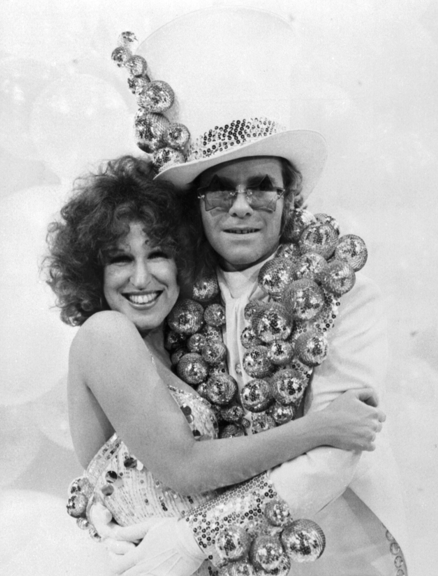 Elton John és Bette Midler a Che-show forgatásán.