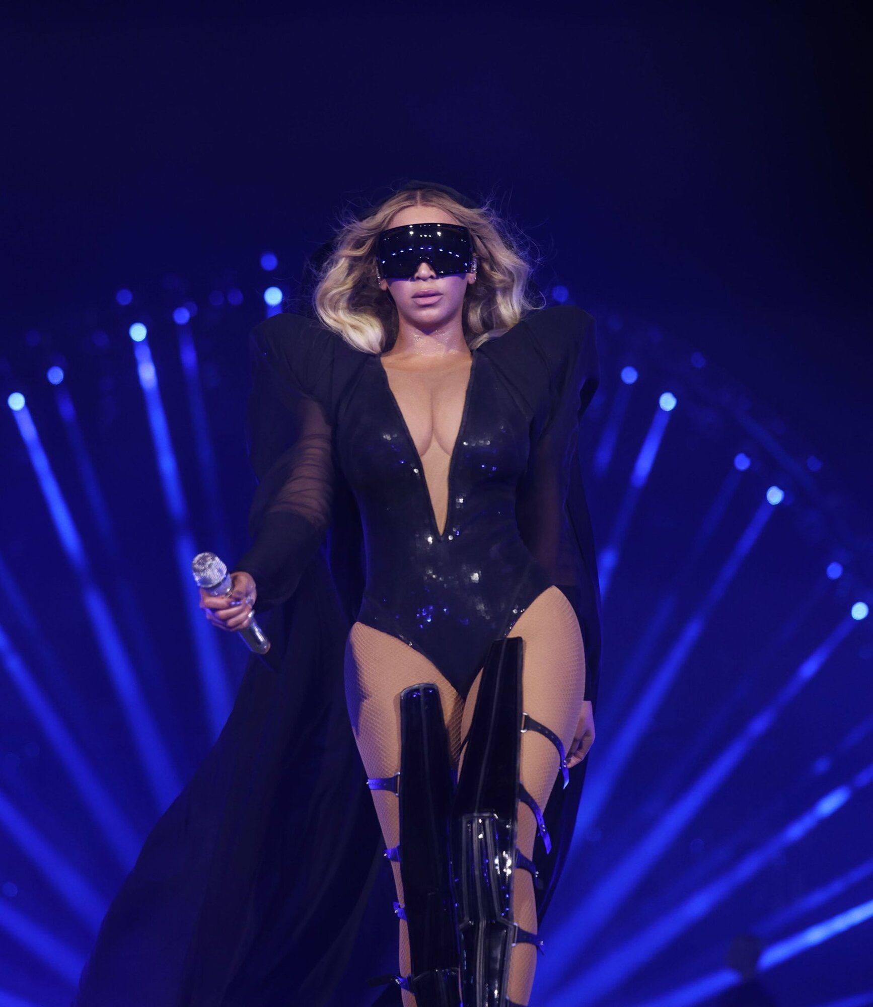 Beyonce a Renaissance világturnén rengeteg csillogó dizájner darabot viselt.