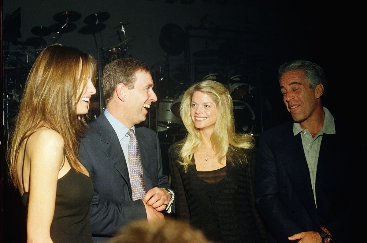 Melania Trump, Prince Andrew, Gwendolyn Beck és Jeffrey Epstein 2000 februárjában Palm Beach-en