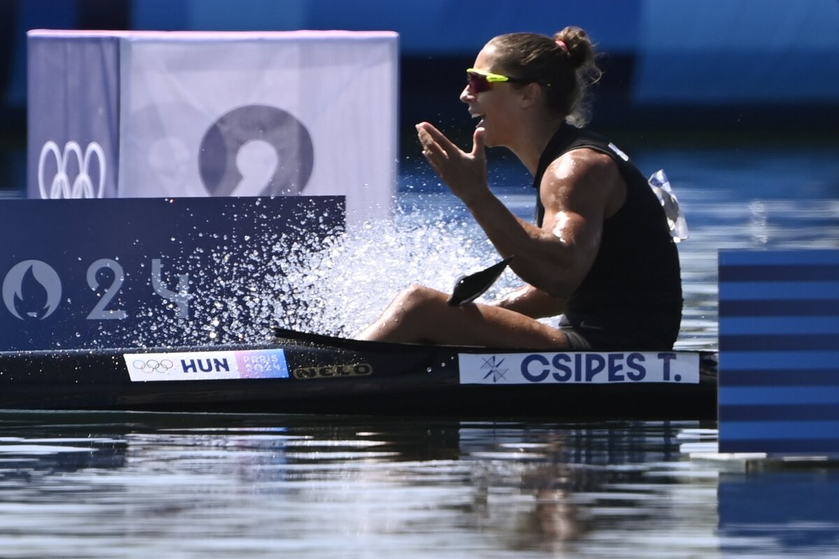 Vaires-sur-Marne, 2024. augusztus 10. Az ezüstérmes Csipes Tamara a női kajak egyesek 500 méteres versenyének döntőjében a 2024-es párizsi nyári olimpián a vaires-sur-marne-i evezős és kajak-kenu pályán 2024. augusztus 10-én. MTI/Kovács Tamás
