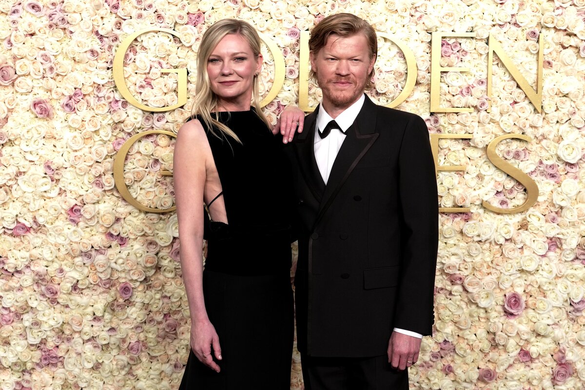 BEVERLY HILLS, KALIFORNIA - JANUÁR 05: (L-R) Kirsten Dunst és Jesse Plemons a 82. Golden Globe-díjátadón a Beverly Hiltonban 2025. január 05-én a kaliforniai Beverly Hillsben. (Fotó: )