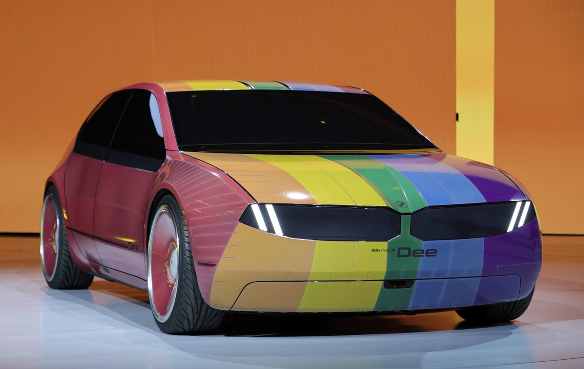 BMW I Vision Dee szivárvány színekben pompázik a januári CES kiállításon