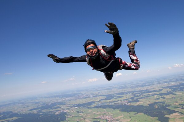 Melyik szervünk termeli az adrenalint?
