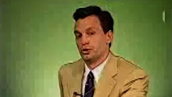 Hány évesen lett először miniszterelnök Orbán Viktor?