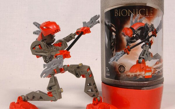 Egy Bionicle-re.
