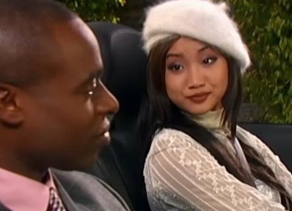 Hogyan hívja London Tipton a sebváltót?