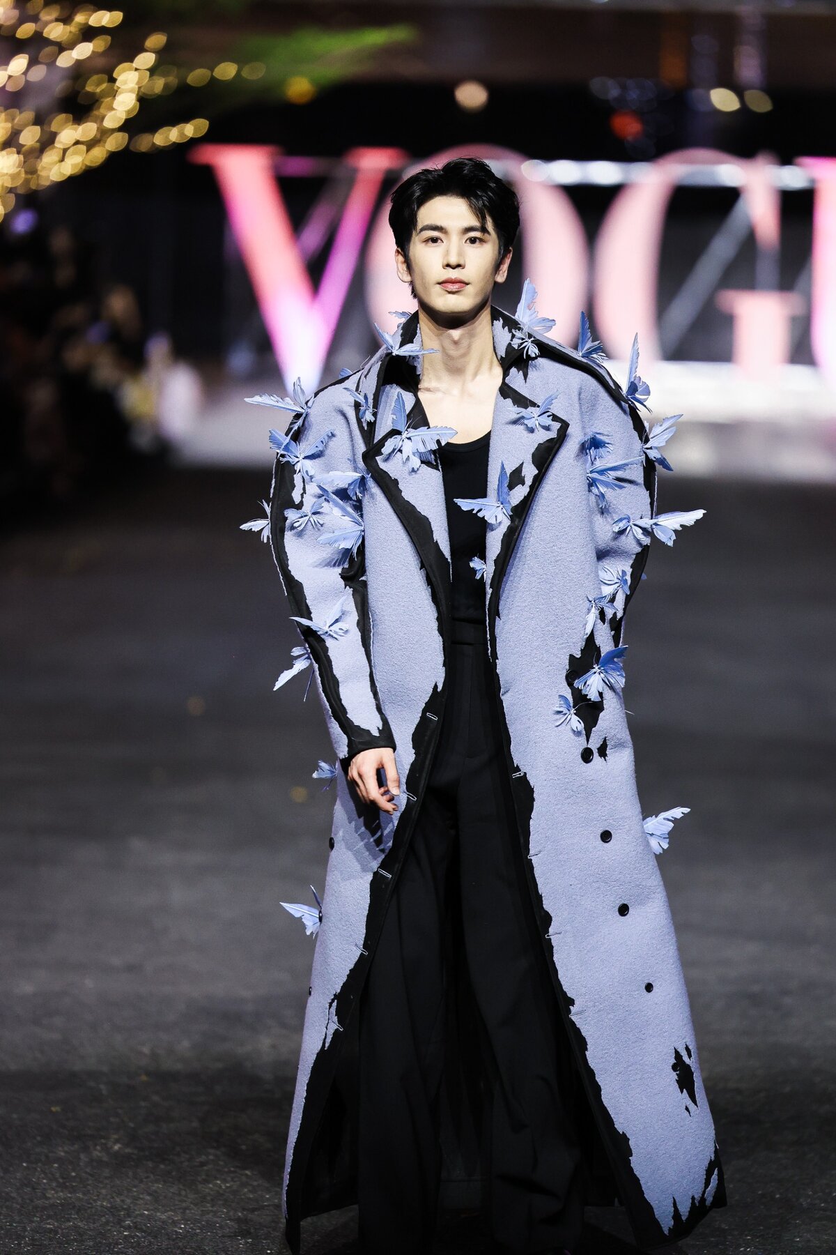 SHENZHEN, KÍNA - OKTÓBER 17.: Zhang Linghe színész részt vesz a Vogue Forces of Fashion 2024 rendezvényén 2024. október 17-én a kínai Sencsenben, Guangdong tartományban. (Fotó)