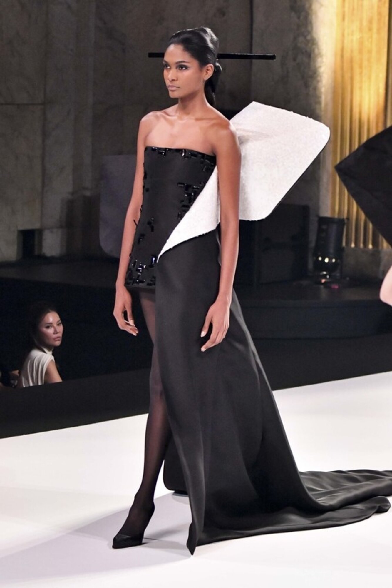 Stephane Rolland új haute couture kollekcióját Ravel egyik leghíresebb zeneműve ihlette.