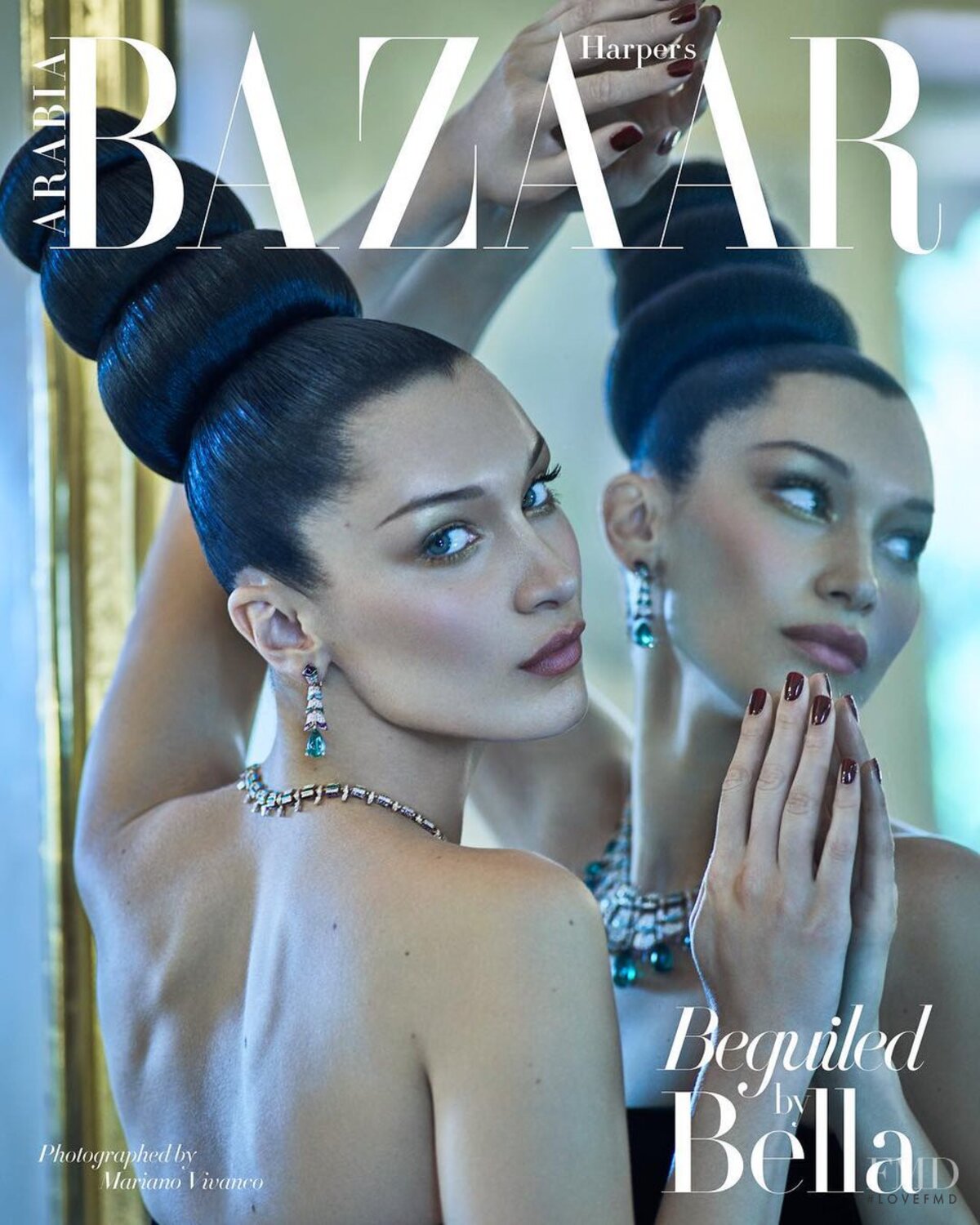 Bella Hadid a Harper's Bazaar Arabia 2018. októberi címlapján.