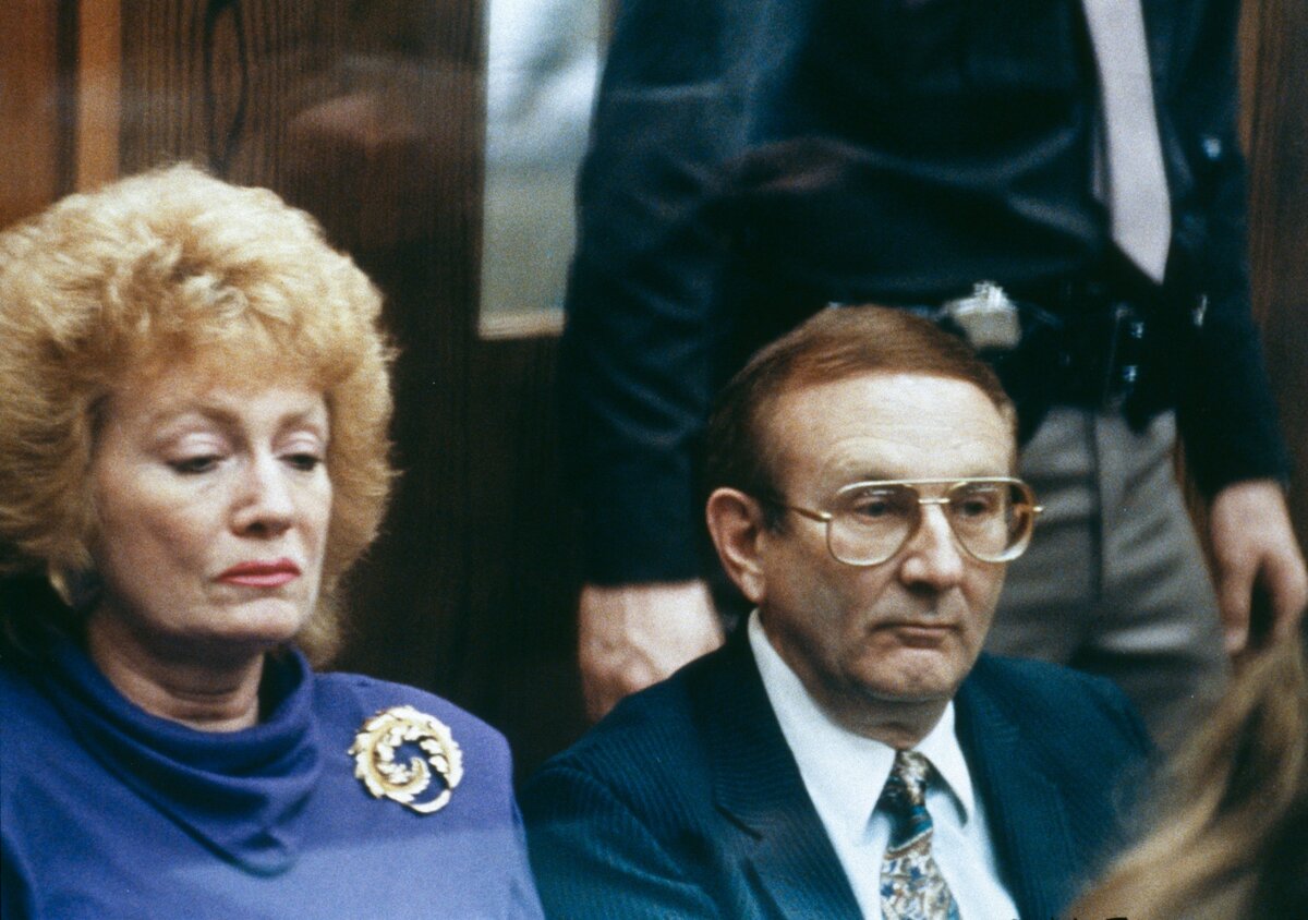 Lionel and Shari Dahmer, Jeffrey Dahmer apja és nevelőanyja a sorozatgyilkosként elítélt férfi tárgyalásán
