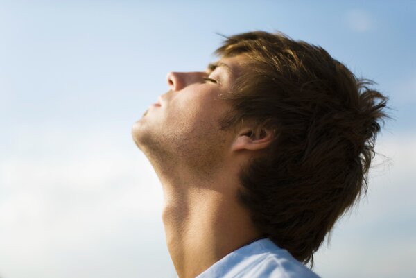 Kezdjük egy könnyűvel: mit véd pontosan az ádámcsutka?