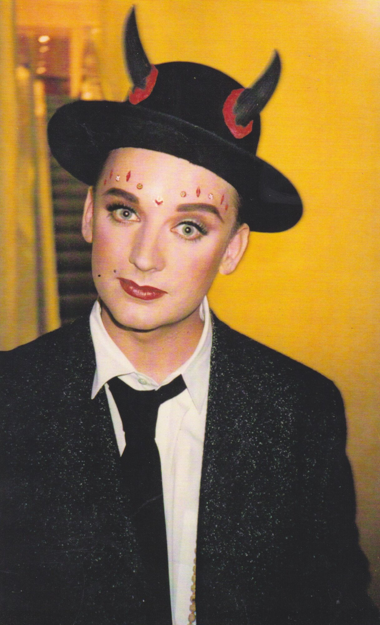 Boy George (polgári nevén George Alan O'Dowd) angol zenész, énekes-dalszerző. Az 1980-as évek egyik legnagyobb pop-ikonja, leginkább a Culture Club együttes énekeseként ismert. 