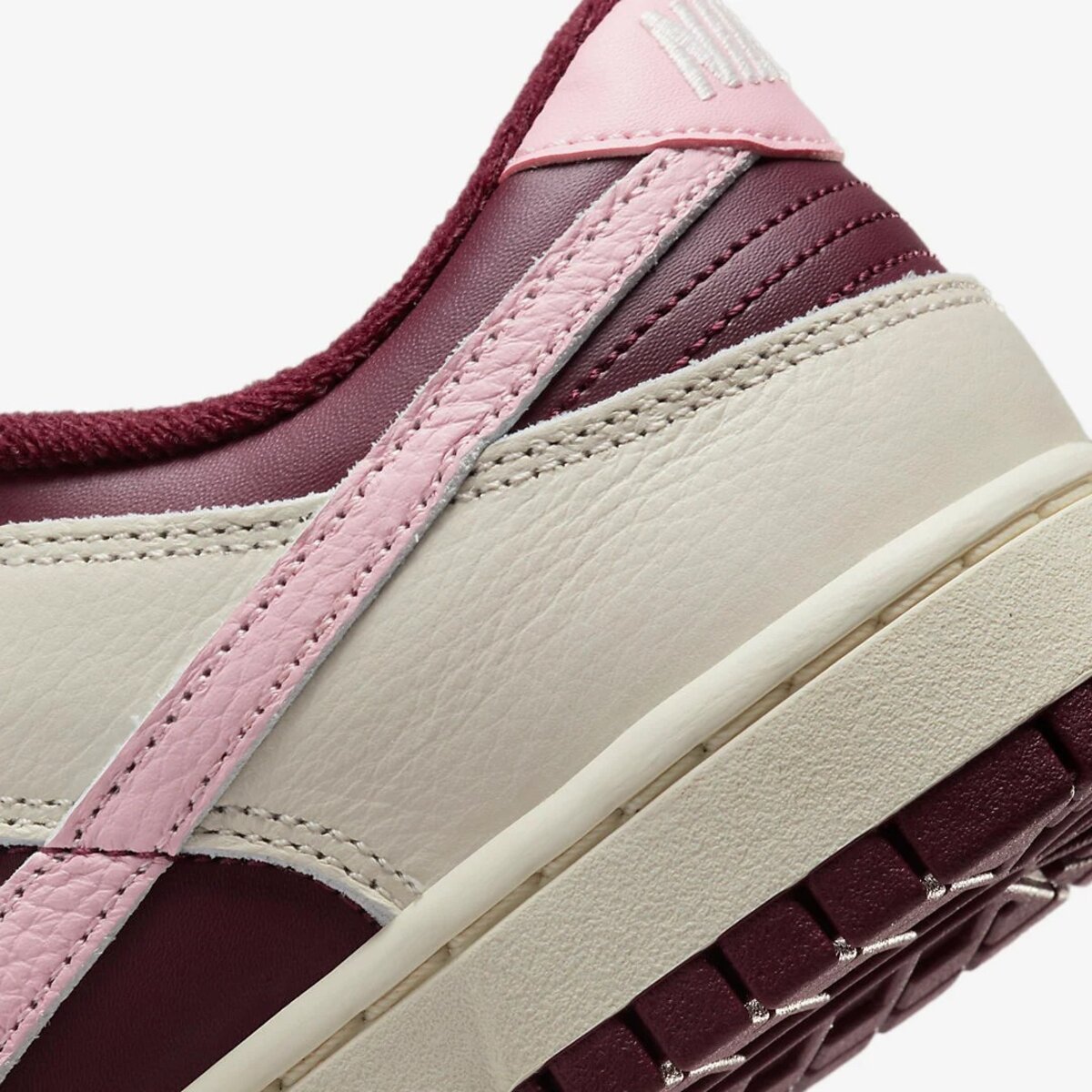 Nike Dunk Low “Valentine’s Day”