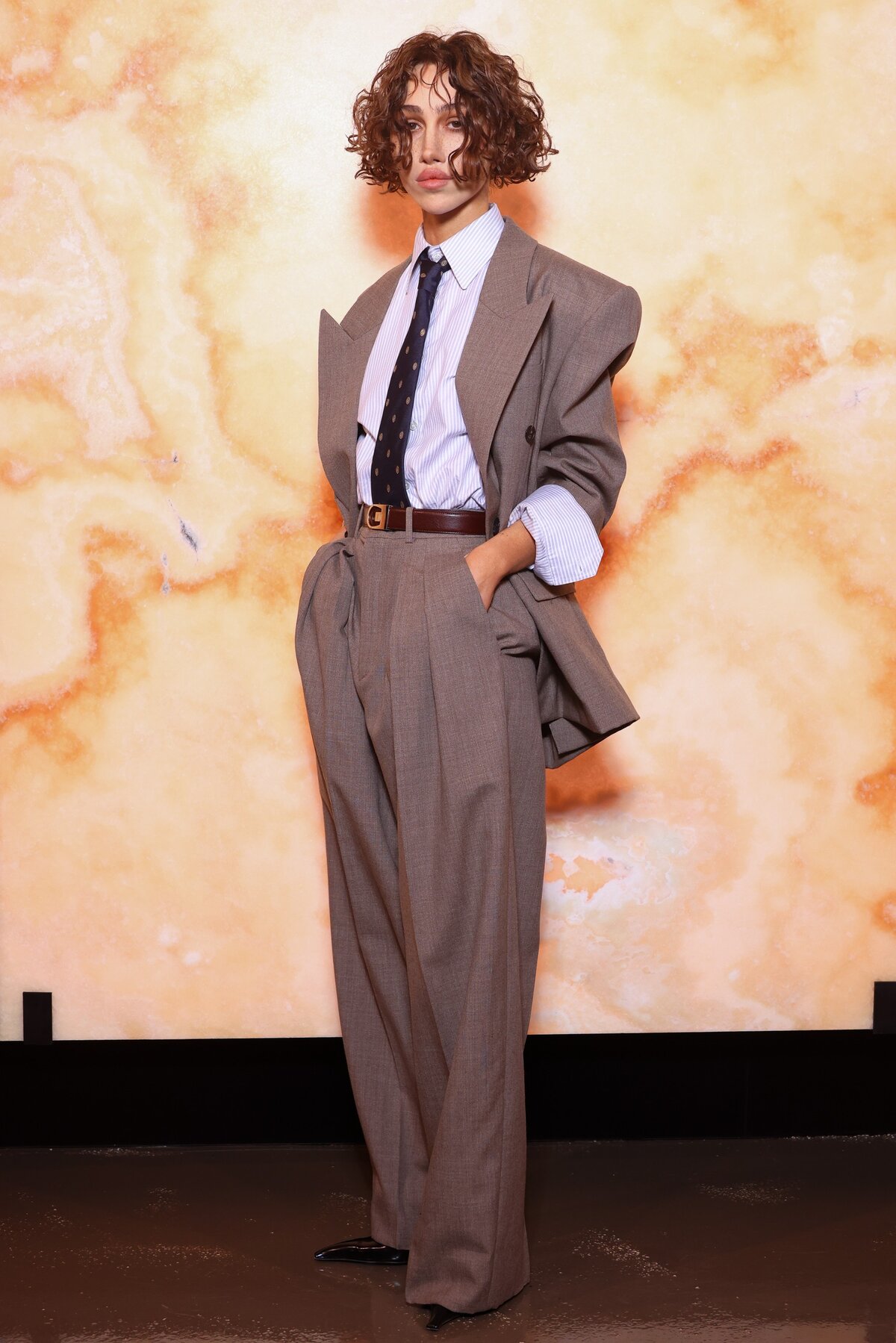 Párizs, Franciaország - március 11.: Nadia Lee Cohen részt vesz a Saint Laurent Womenswear Fall/Winter 2025-2026 bemutatóján a Párizsi Divathét keretében 2025. március 11-én, Párizsban, Franciaországban. (Fotó: )