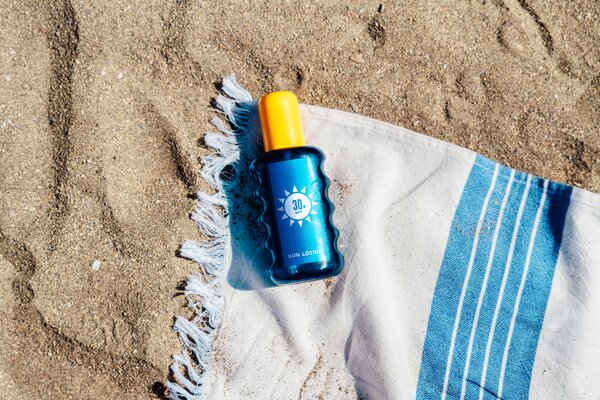 Igaz vagy hamis? Minél magasabb az SPF (Sun Protection Factor – fényvédő faktor) érték egy fényvédő terméknél, annál jobban véd a napsugárzás ellen.