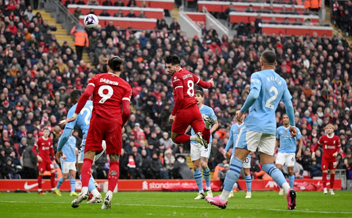 Szoboszlai fejjel került nagy helyzetbe a Liverpool–Manchester City rangadón, de befejezése kicsivel fölészállt 