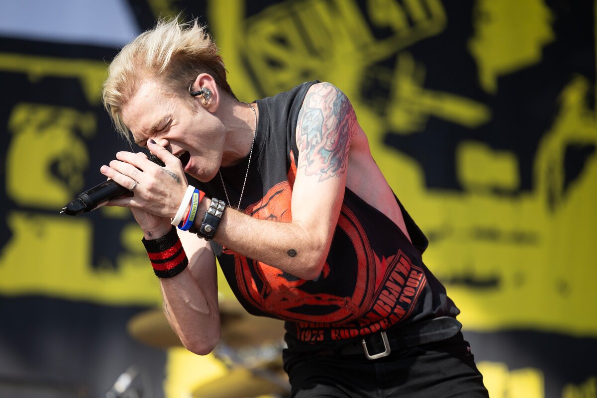 Deryck Whibley, a Sum 41 frontembere a németországi Hurricane Festival 2024-es kiadásának harmadik napján.