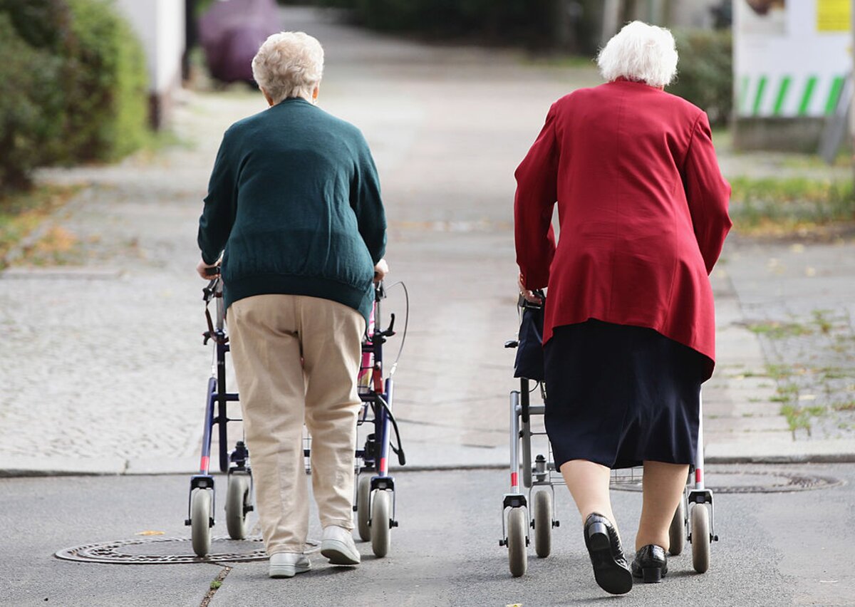 Hogyan tekint az idős emberekre a társadalom? 