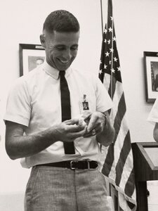 90 éves korában, repülőgép-balesetben meghalt Bill Anders, az űrhajós, aki az egyik leghíresebb fotót készítette a Földről