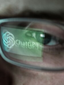 A ChatGPT hamarosan már erotikus tartalmakat is le fog gyártani