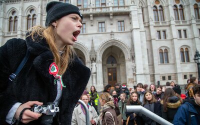 A Ferenciek tere zebrája minden szerdán a diáktüntetés helyszíne lesz