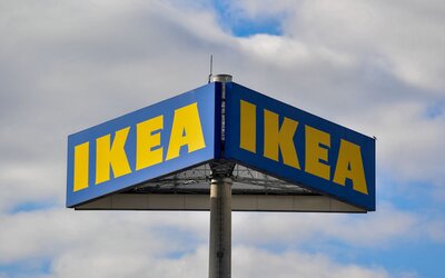 A Louvre-ból ellopott koronaékszerekkel viccelődik új reklámjában az IKEA