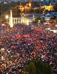 A Tisza Párt rendezvénye majdnem kétszer akkora tömeget vonzott, mint a Fidesz Békemenete - állítja a szociológus kutatása